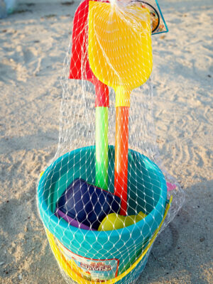 Beach Toy Set – Multi-Color Shovels & Bucket