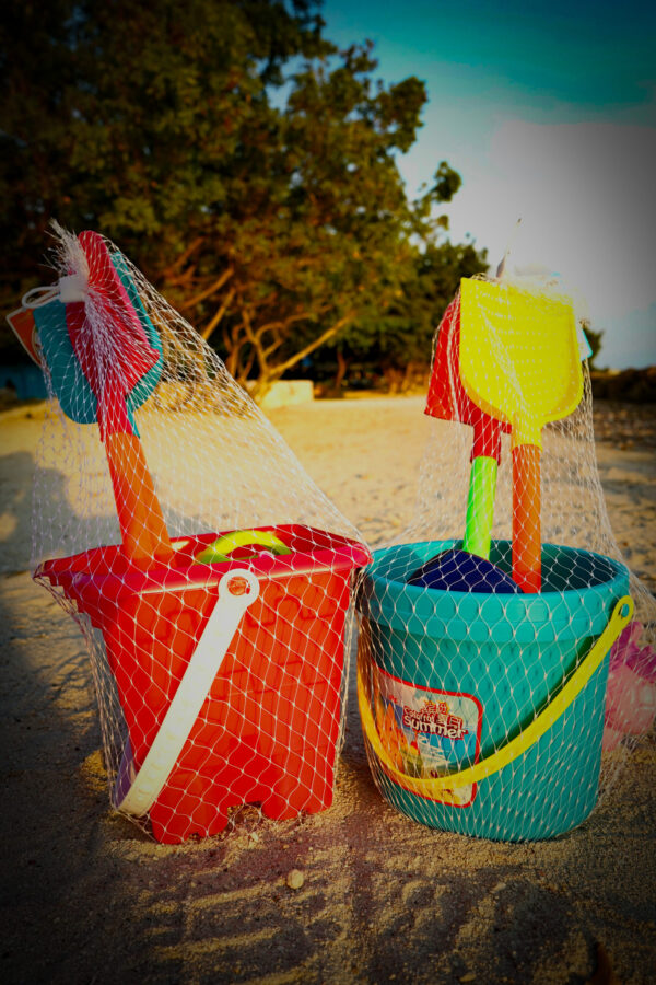 Beach Toy Set – Multi-Color Shovels & Bucket